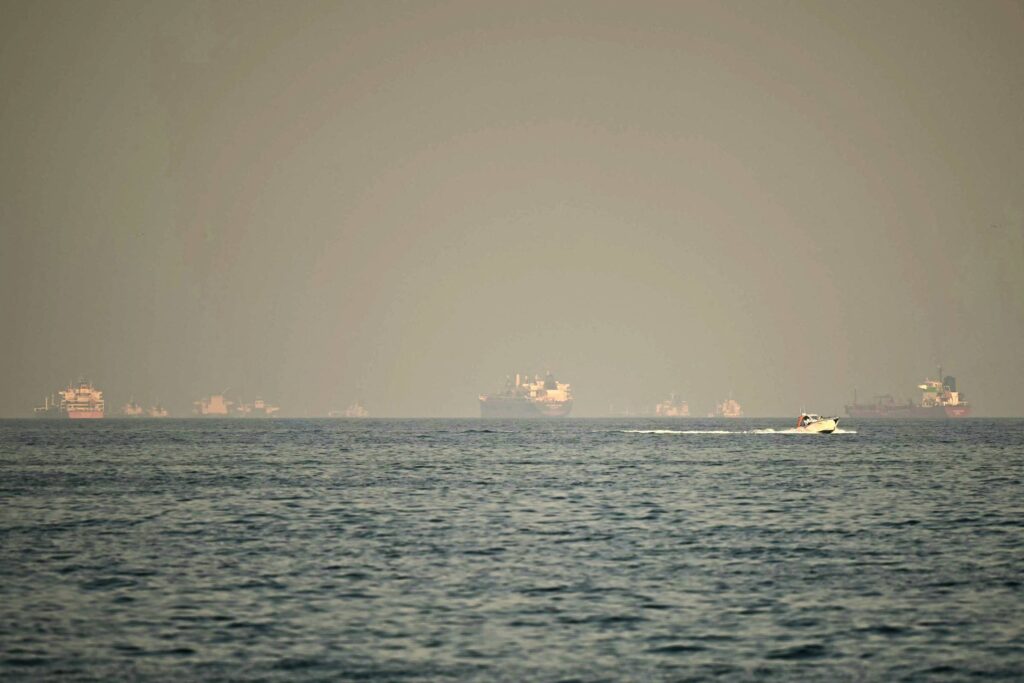 [Mercado Financeiro] Ataques ao Irã imobilizam 150 petroleiros no Golfo Pérsico