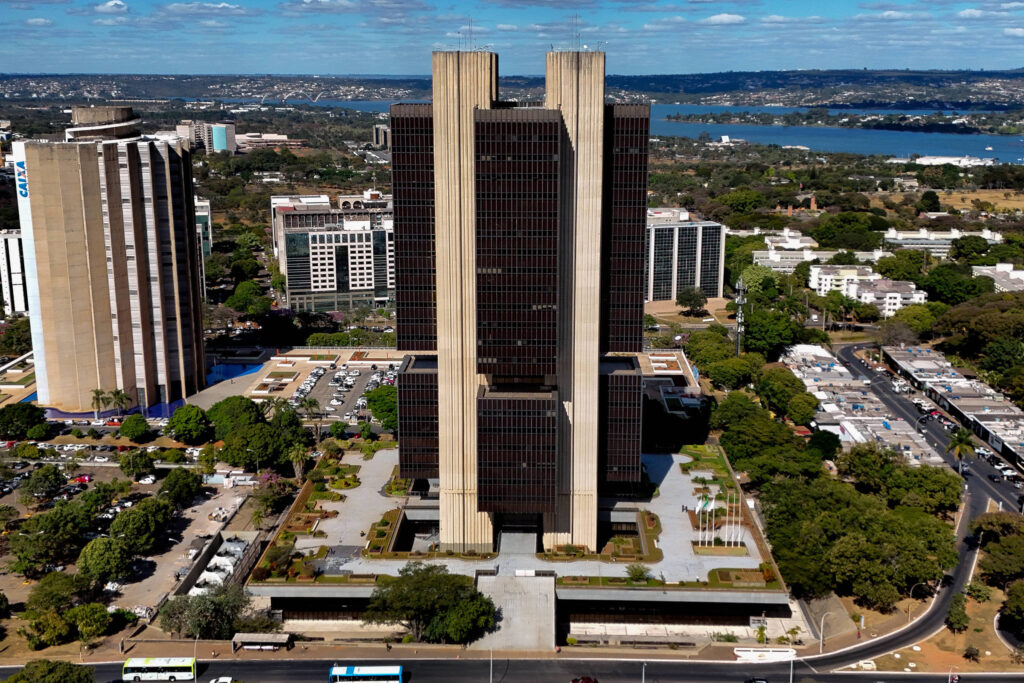 [Mercado Financeiro] Banco Central encontra indícios de vantagens ilegais obtidas por servidores no caso Banco Master
