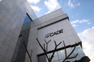 Empresas veem risco de paralisação no Cade com saída de conselheiros e disputa política