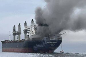 Bloqueio no estreito de Hormuz paralisa 95% do tráfego marítimo e já soma oito mortos
