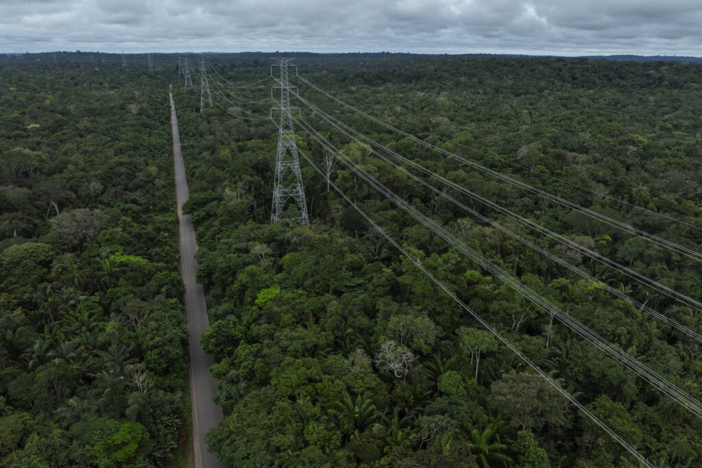[Mercado Financeiro] Preço da energia no mercado livre cai 26% após chuvas de março, aponta Armor