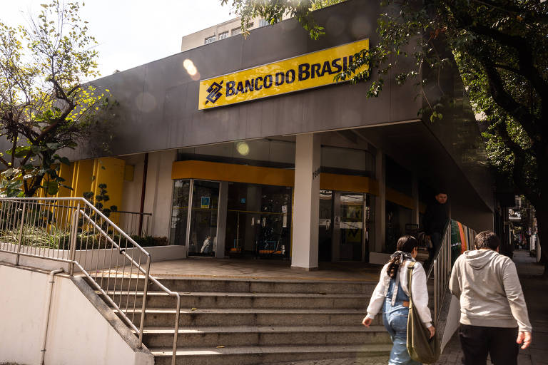 Serviços fecham no Dia do Trabalho: bancos, INSS e Correios não abrem nesta sexta-feira - Imagem do artigo original