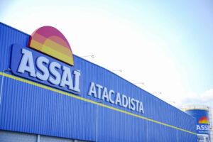 Justiça mantém multa de R$ 300,7 mil ao Assaí por venda de alimentos vencidos