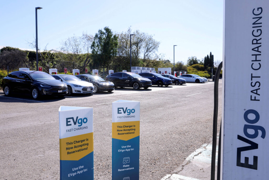 [Mercado Financeiro] Vendas de carros elétricos usados avançam nos EUA com gasolina acima de US$ 4 por galão