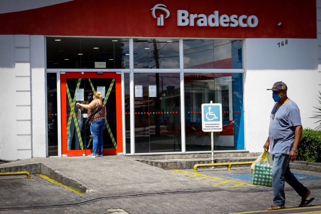 [Mercado Financeiro] Bradesco vê risco de desaceleração no corte de juros e calcula Selic em 12,5% no fim de 2026