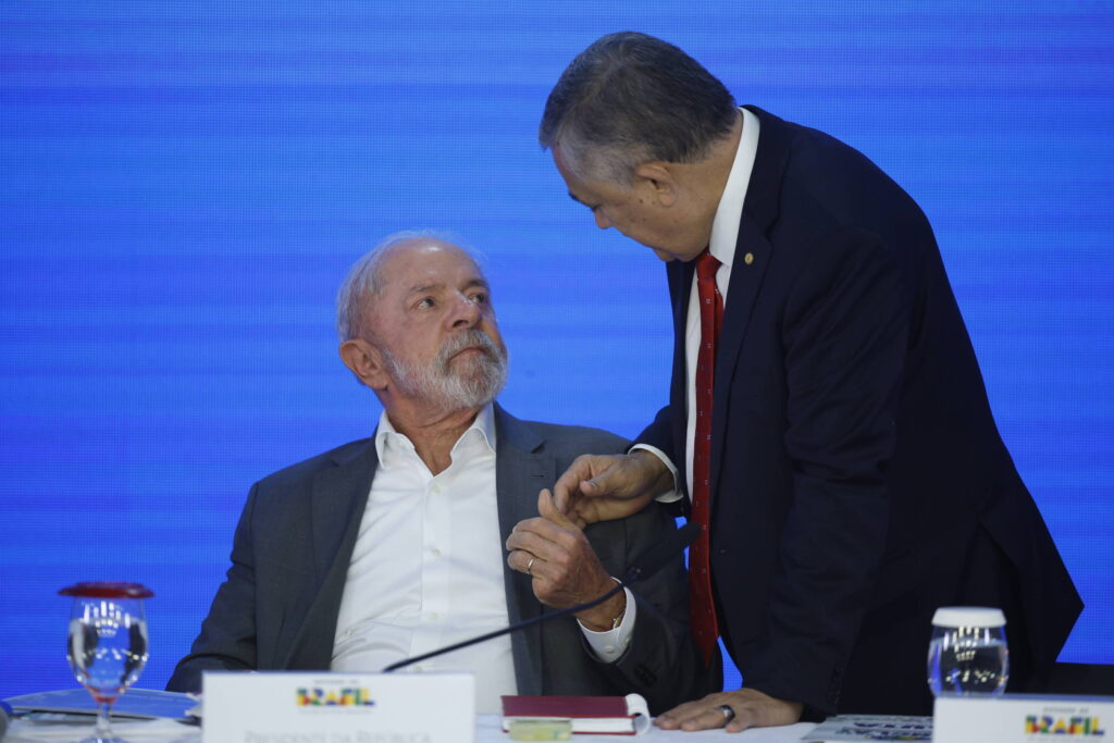 [Mercado Financeiro] Ministro de Relações Institucionais rejeita socorro federal ao Banco de Brasília