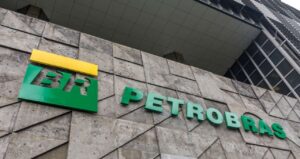 Petrobras perde R$ 34,1 bilhões em valor de mercado após recuo do petróleo e devolve 25% do ganho obtido desde o início da guerra no Irã