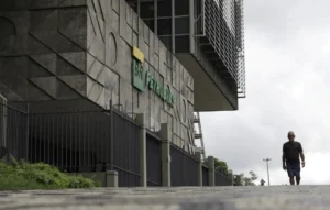 Empresas listadas na B3 programam distribuição de dividendos e JCP para maio; Petrobras, Itaú e Magalu estão na lista