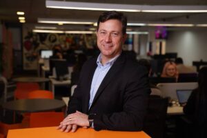 Fim da jornada 6×1 pode elevar custos no setor de estacionamentos, diz CEO da Indigo Brasil