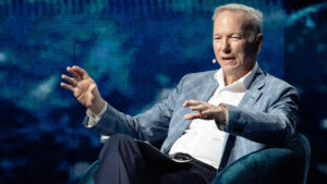 Temor sobre a IA ganha palco em formatura nos EUA e reforça debate sobre empregos e investimentos