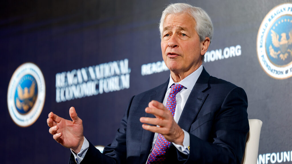 [Dificuldades e desafios] Jamie Dimon confronta Coinbase e promete barrar projeto pró-cripto no Congresso dos EUA