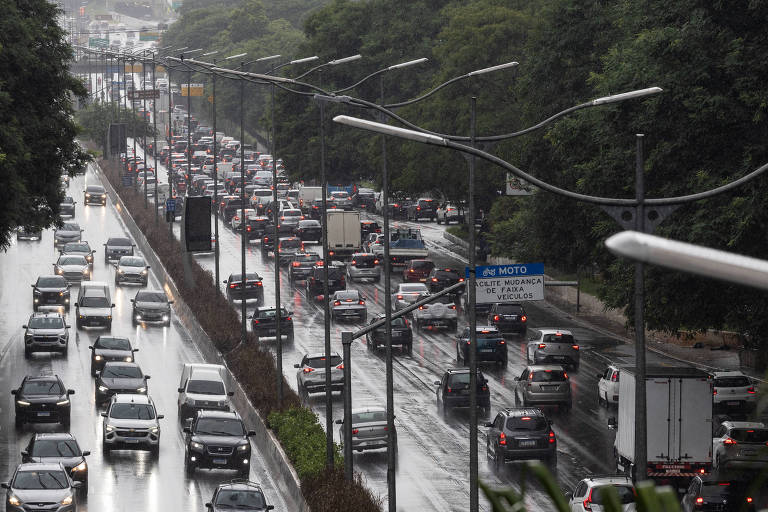 Linha Move Brasil libera crédito com juros reduzidos para motoristas de app e taxistas - Imagem do artigo original