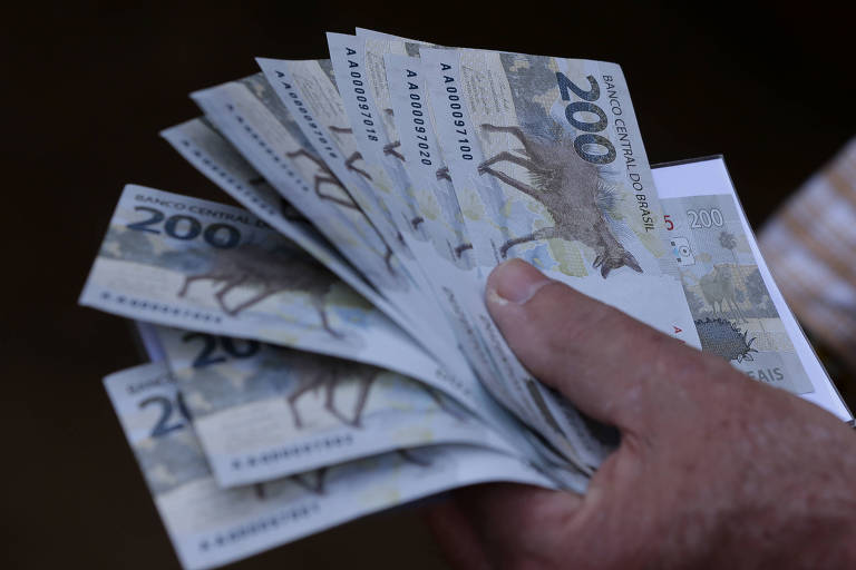 Crédito das famílias volta a disparar e acende alerta de “boom-bust” no consumo brasileiro - Imagem do artigo original