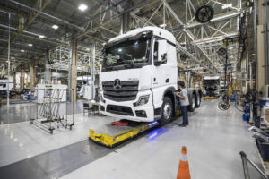 Produção de caminhões recua 16,7% até maio, mas vendas indicam início de recuperação