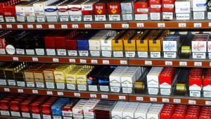 British American Tobacco anuncia corte de 9 mil postos e intensifica uso de IA para reduzir custos