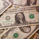 [Dificuldades e desafios] Dólar volta a ganhar força e supera R$ 5,18 à espera de dados de emprego nos EUA