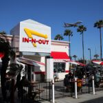 [Mercado Financeiro] Culver City cogita banir novos drive-thrus e expõe risco regulatório para redes de fast-food