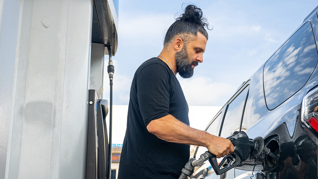 [Dificuldades e desafios] Pressão da Casa Branca sobre postos ganha força após rede reduzir gasolina em US$ 0,50 e puxar preços para baixo