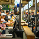 [Dificuldades e desafios] Inflação nos EUA empurra 1 em cada 4 adultos ao rotativo do cartão para comprar comida