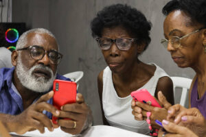 Erro em reconhecimento facial cresce entre idosos e acende alerta de segurança para bancos e fintechs