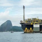 [Dificuldades e desafios] Petróleo dispara com conflito EUA-Irã e puxa Petrobras, Prio e pares para o topo do Ibovespa