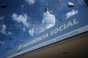 Nova rodada de debates sobre Previdência mira idade mínima de 67 anos e contribuição maior do MEI