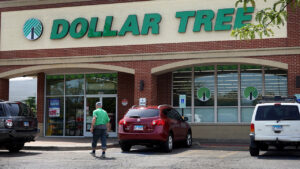 Dollar Tree confirma fechamento de 75 lojas, mas planeja abrir 400 novas unidades até 2026