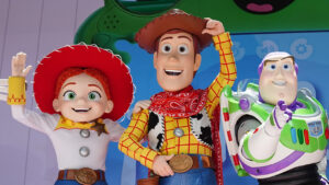 Disney demite centenas e afeta Pixar; cortes evidenciam busca por eficiência mesmo com recordes de bilheteria