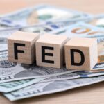 [Dificuldades e desafios] Alta do petróleo reacende pressão inflacionária e divide mercado sobre juros do Fed