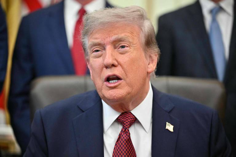 Trump pressiona big techs: pacto tenta impedir alta na conta de luz causada por data centers de IA - Imagem do artigo original