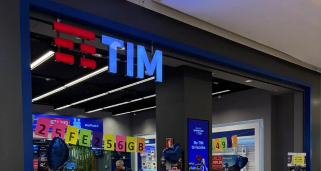 [Ações] Lucro avança, mas desaceleração de clientes faz TIM cair 5% na Bolsa após balanço do 2T26
